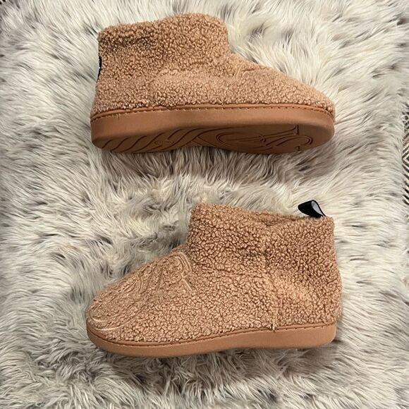 Victoria’s Secret Fleece Slippers Bootie - Picture 4 of 10
